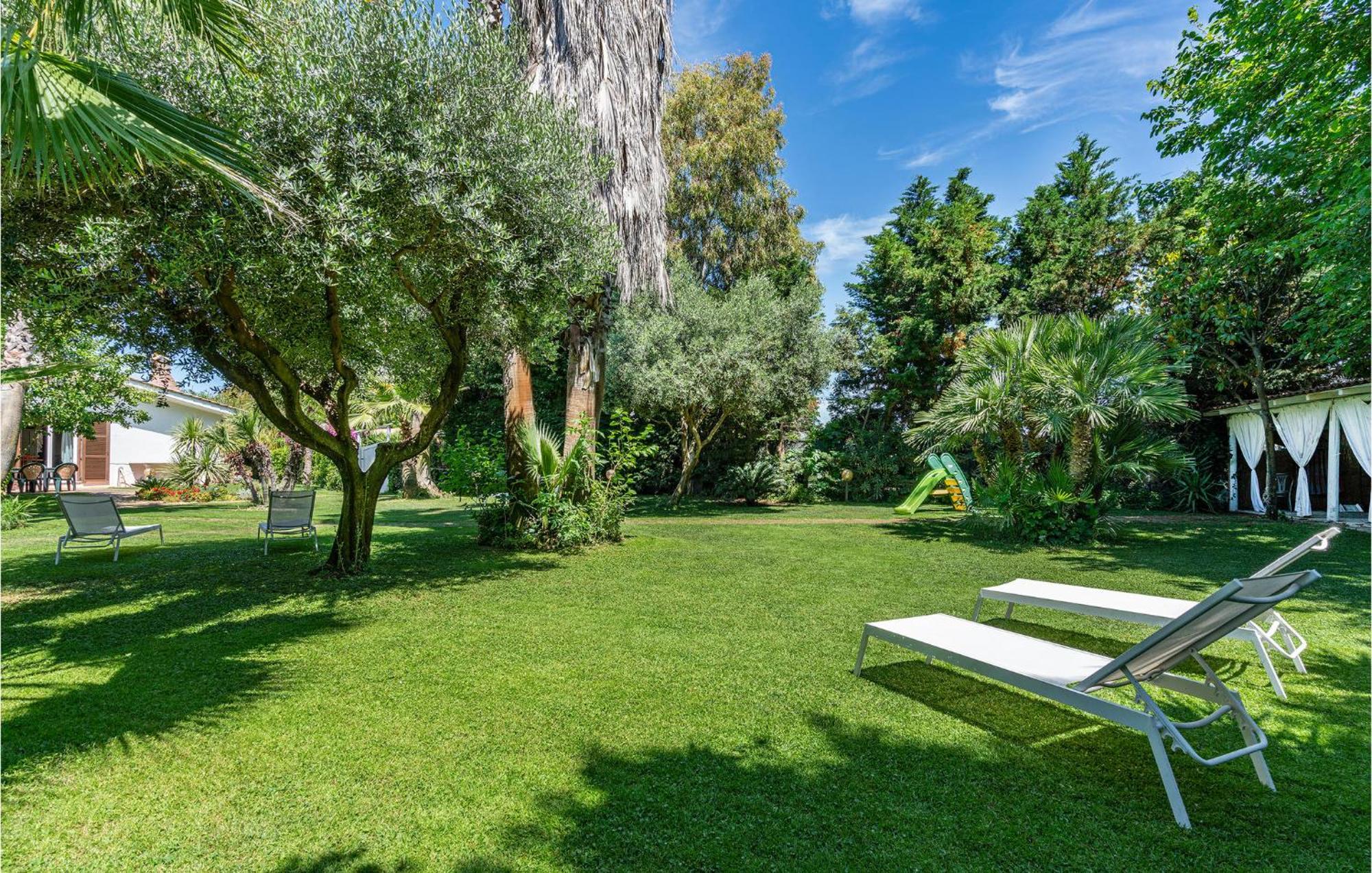 Beautiful Home In Fiumicino With Wifi Luaran gambar