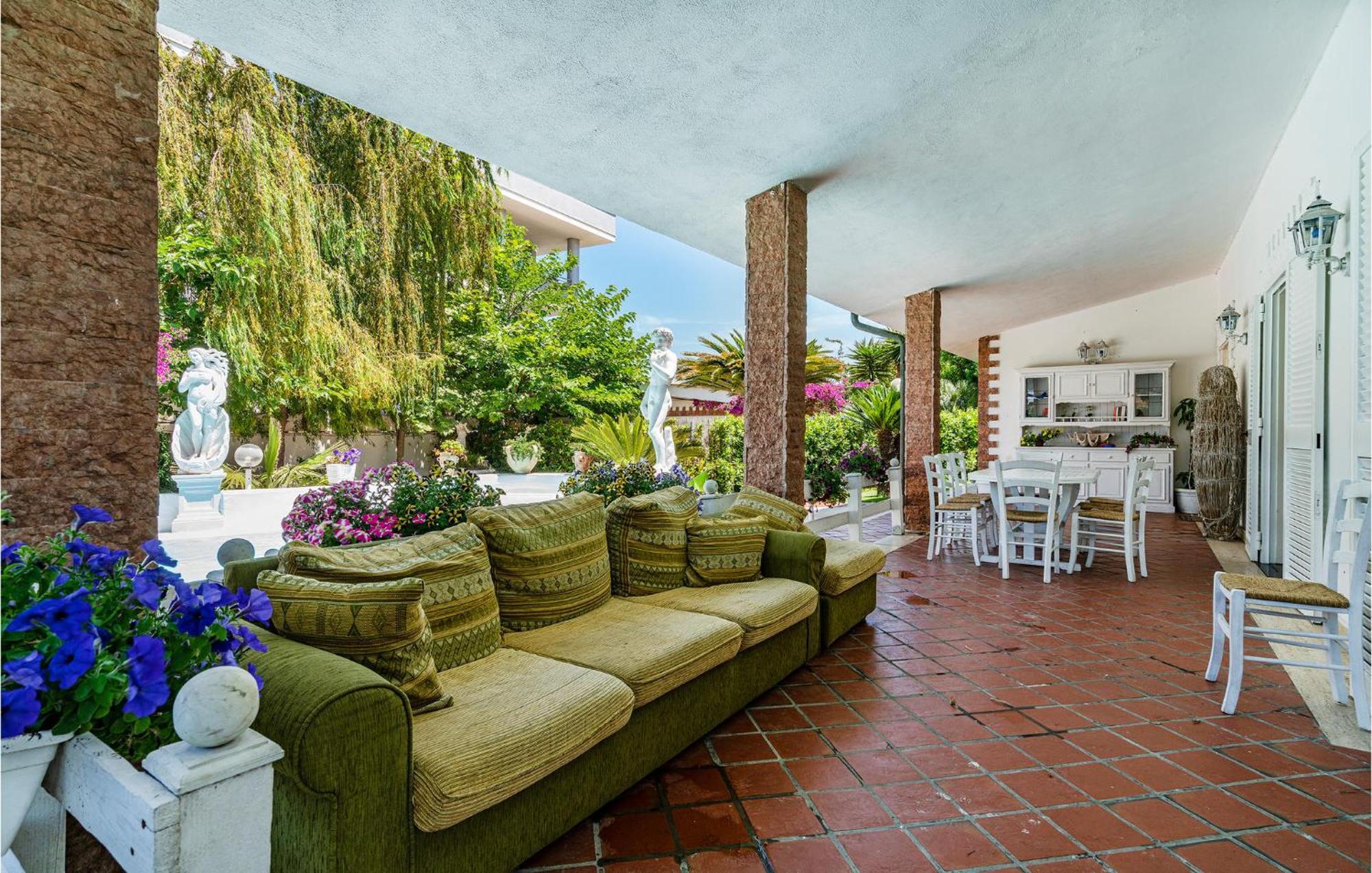 Beautiful Home In Fiumicino With Wifi Luaran gambar